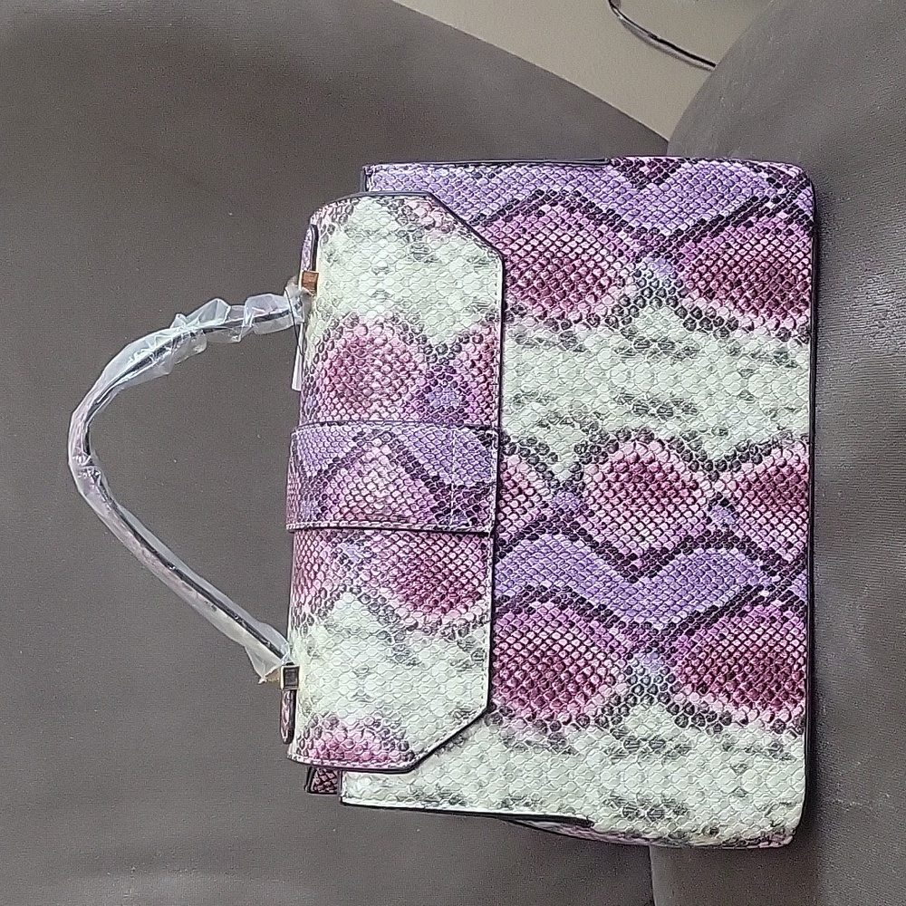 JustFab Handbag - Picture 3 of 10